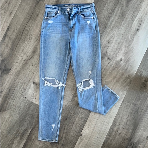 AE Mom Jeans Size 0 - Picture 1 of 4